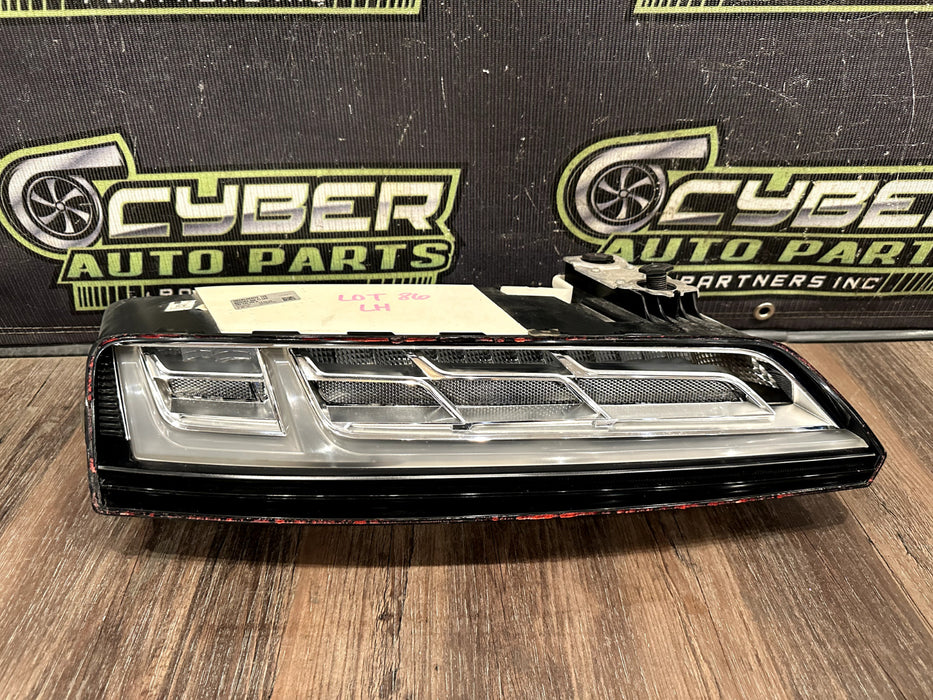 2017 2018 AUDI R8 PLUS REAR DRIVER LEFT LED TAILIGHT OEM *BROKEN LENS/READ*