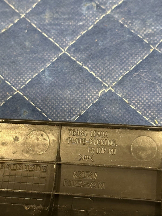 2010 NISSAN 370Z RIGHT PASSENGER DOOR SCUFF PLATE TRIM OEM 769B5 1EA0A ~WEAR~