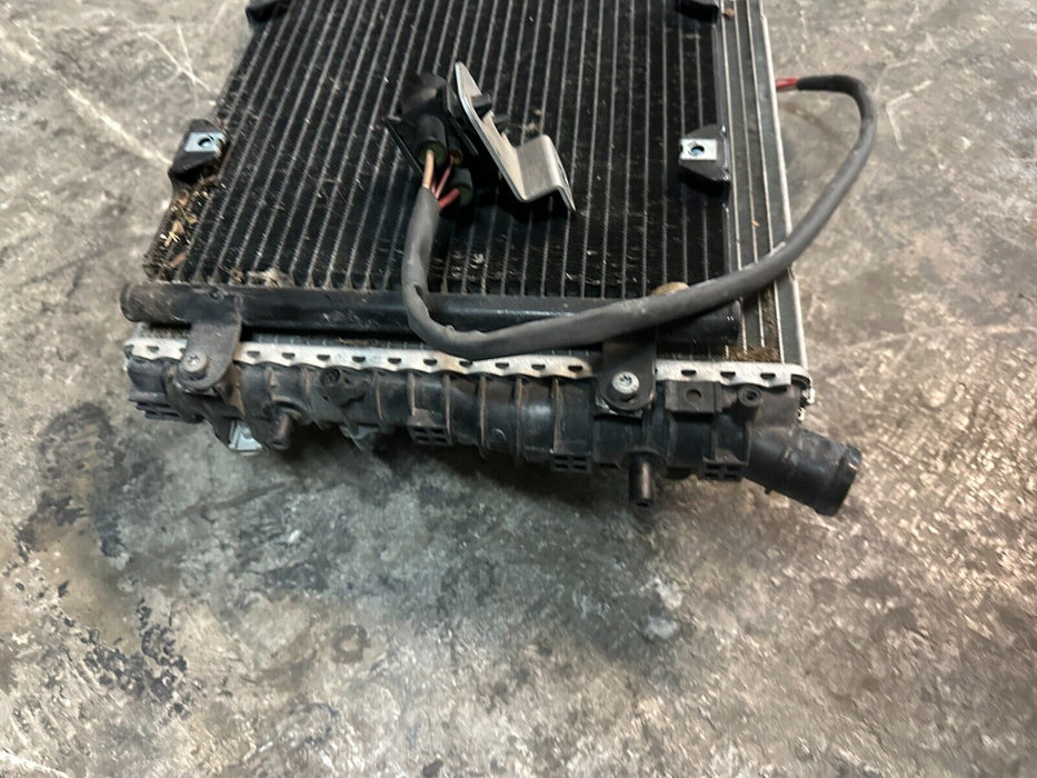 2014 AUDI R8 FRONT DRIVER LEFT RADIATOR 420 121 281 420121281 ASSEMBLY ~READ~