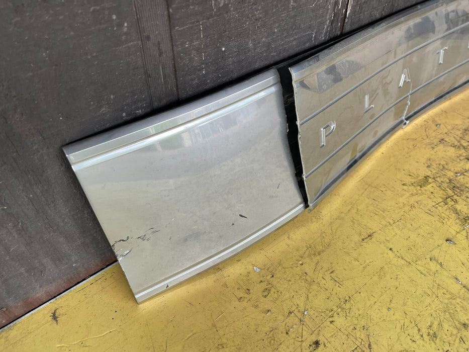 2017 2018 2019 FORD F250 F350 F450 PLATINUM PLAQUE OEM *DAMAGED*