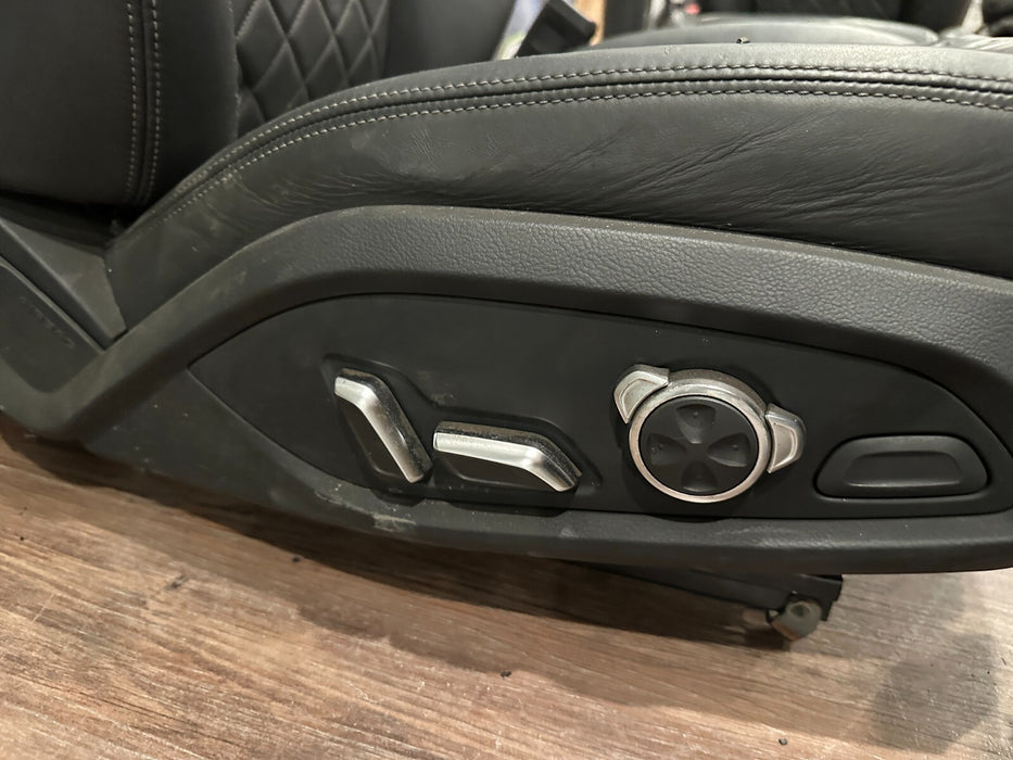 2017 2021 AUDI R8 PLUS RIGHT PASSENGER OEM GENUINE DIAMOND STITCHED ~WEAR~