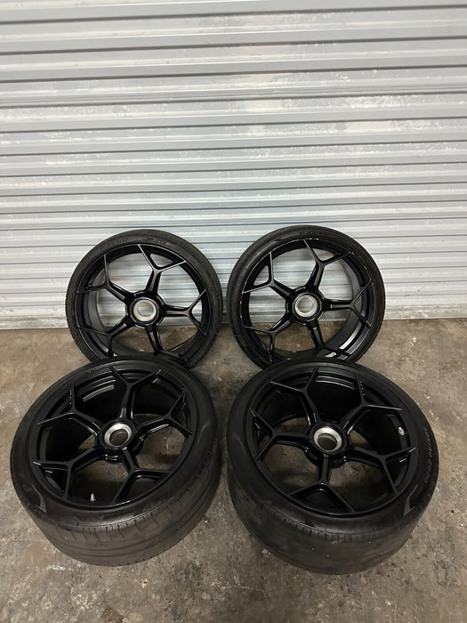 LAMBORGHINI HURACAN EVO CENTER LOCK FRONT REAR WHEELS RIMS 4T0601017AT ~SCUFFS~