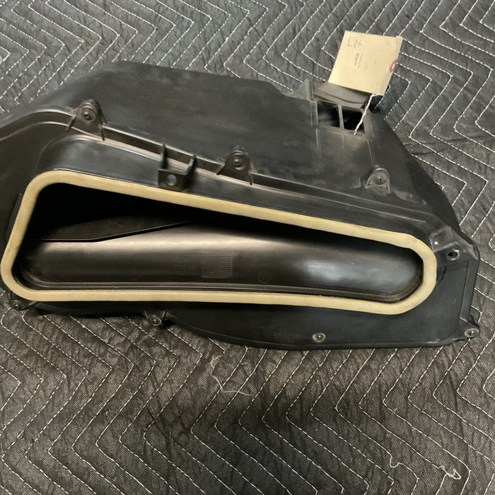 2014 MERCEDES BENZ S550 HEATER AIR BOX DUCT COWL  AIR TANK BLACK OEM