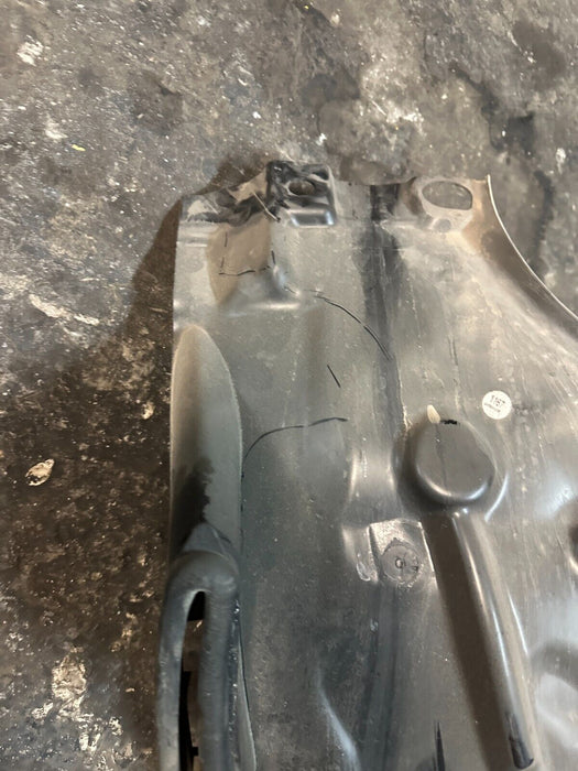 2020 BMW M4 F82 FRONT DRIVER LEFT FENDER LINER SET