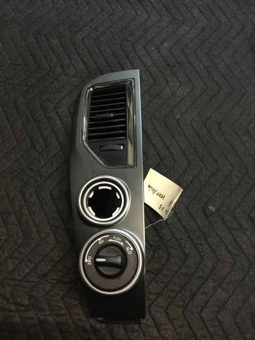 2016 NISSAN TITAN XD DRIVER CENTER AIR VENT WITH TRIM PANEL Lot 25