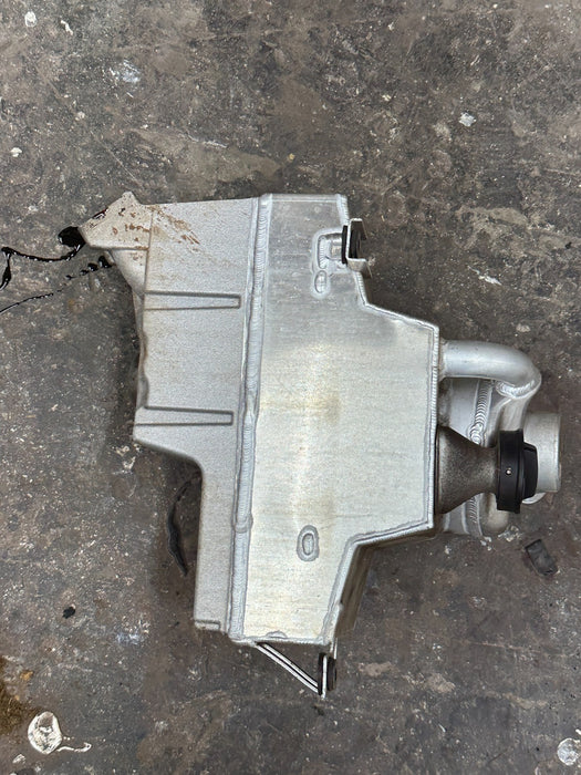 2012 2014 AUDI R8 OIL SUMP RESERVOIR TANK W/ SENSOR OEM 420 115 373 L