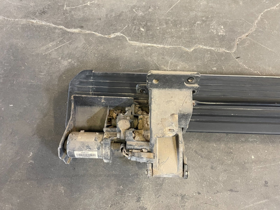 2017-2019 FORD  F350 F450 PASSENGER RIGHT SIDE RUNNING BOARD OEM
