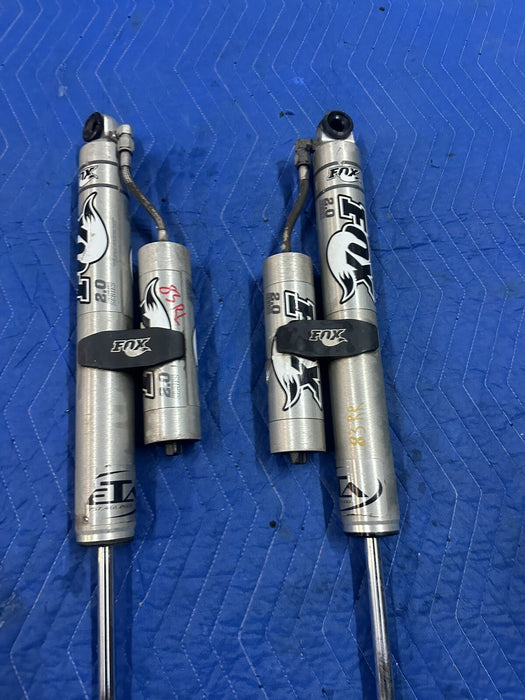 2019 FORD F350 FOX 2.0 PERFORMANCE 6 INCH LIFT REAR STRUTS PAIR W/RESERVOIR