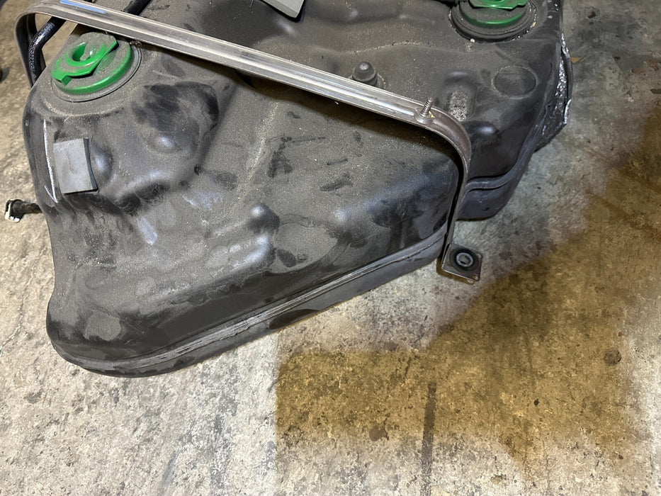 2015 MERCEDES BENZ C63S AMG FUEL TANK W/ FILLER NECK OEM