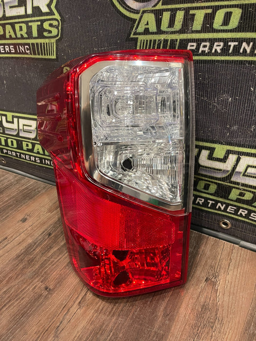 2016-19 NISSAN TITAN/XD DRIVER LEFT HALOGEN TAILIGHT OEM 26555 EZ23D *READ*