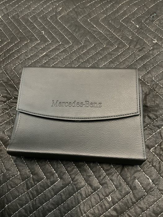 2017 MERCEDES-BENZ C63 AMG A205 OPERATOR & MAINTENANCE MANUALS W/ BAG OEM