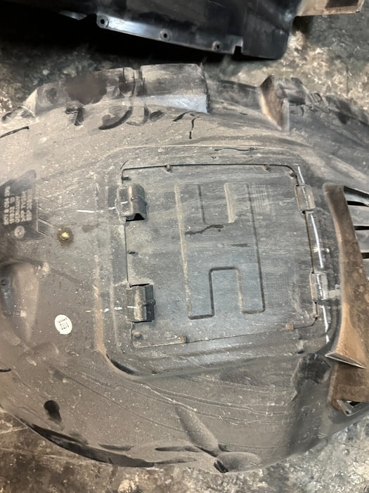 2020 BMW M4 F82 FRONT DRIVER LEFT FENDER LINER SET