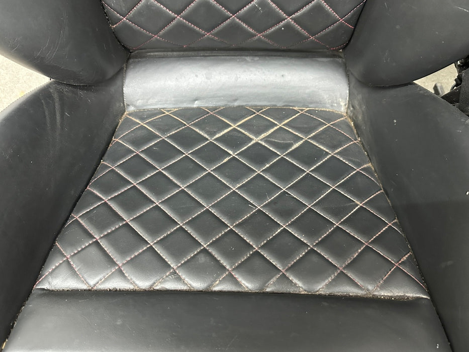 2017 AUDI R8 LEFT RIGHT RED DIAMOND STITCHED SEATS OEM *WEAR/READ DESC*