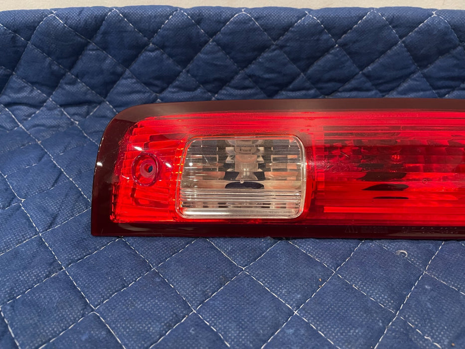 2017 DODGE RAM 2500 REAR UPPER CENTER CAB 3RD THIRD BRAKE STOP LIGHT OEM