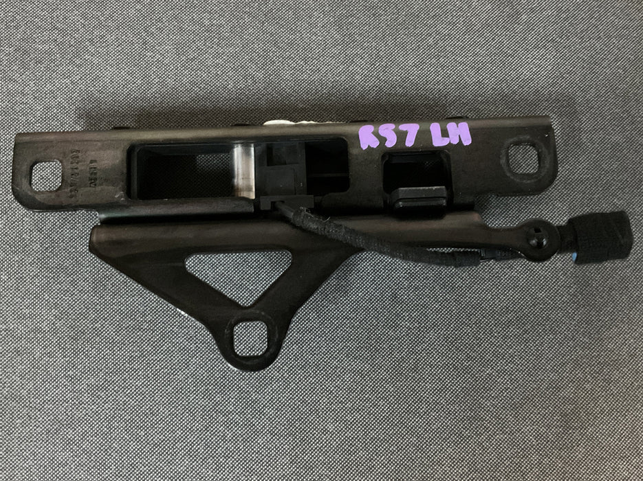 2017 MERCEDES-BENZ C63 AMG LEFT CONVERTIBLE TOP LOCK PAD LATCH 217 770 03 22