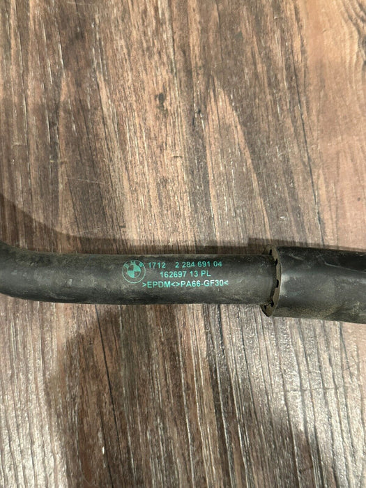 2020 BMW M4 F82 RADIATOR RIGHT COOLANT HOSE OEM 17-12-2-284-691