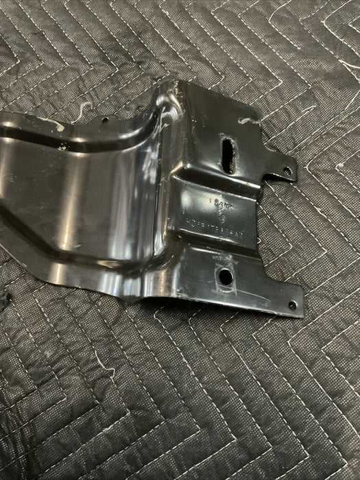 2022 FORD F250 F350 PASSENGER RIGHT SIDE BUMPER MOUNTING BRACKET HC3B17B836AD