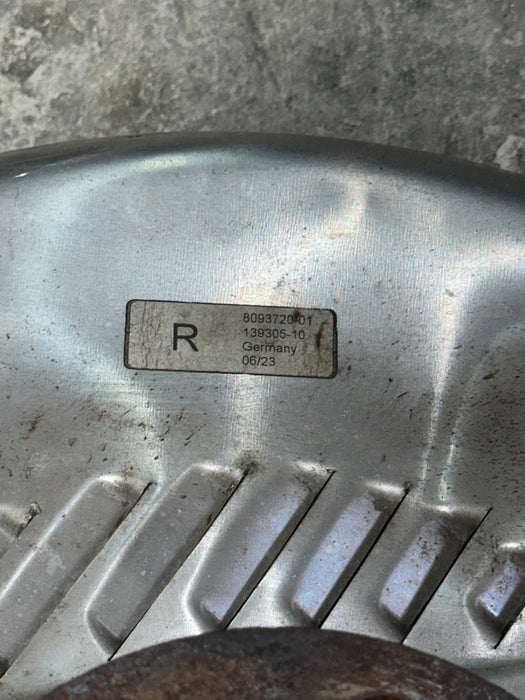 2024 BMW M3 M4 G80 G82 FRONT RIGHT SPINDLE KNUCKLE HUB OEM 8K MILES