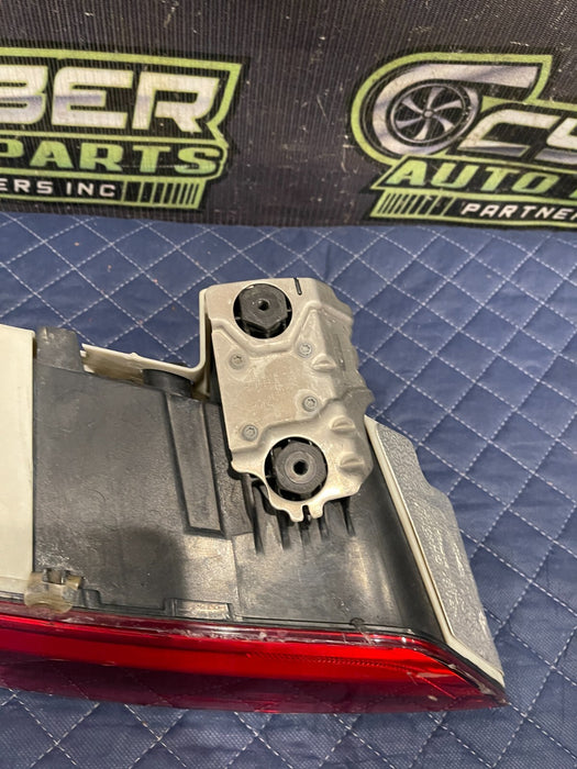 2021 AUDI R8 LEFT DRIVER TAIL LIGHT OEM 4S0 945 096 A ~MINOR CRACK!!!~