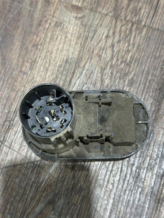 2017-2019 FORD F250 F350 F450 REAR BUMPER TRAILER TOW PLUG CONNECTOR OEM