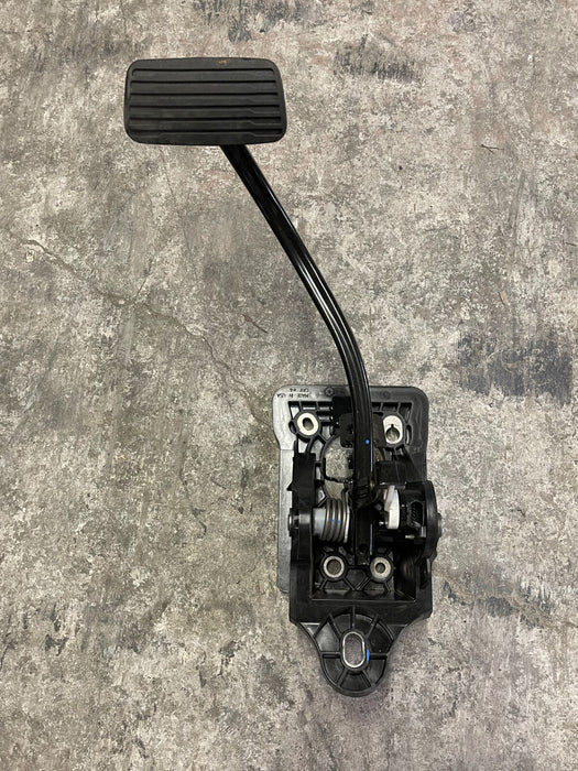 2020 2021 2022 GMC SIERRA 2500 3500 BRAKE/ STOP PEDAL OEM