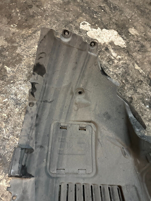 2020 BMW M4 F82 FRONT DRIVER LEFT FENDER LINER SET