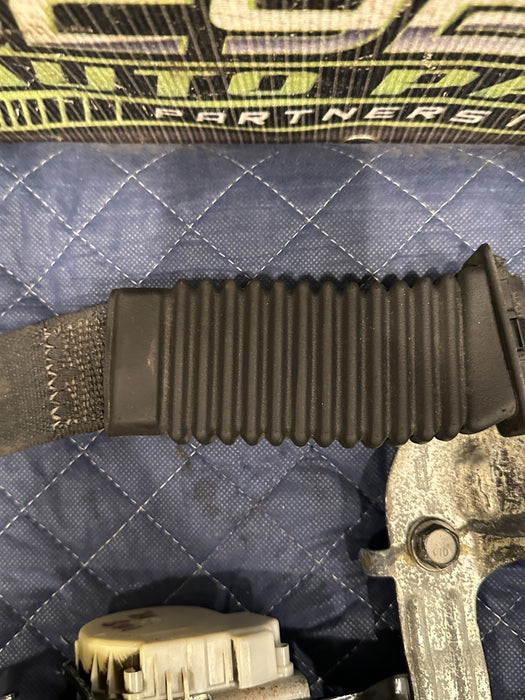 2017-2019 FORD F250 F350 F450 XLT FRONT LEFT DRIVER SEAT BELT SEATBELT OEM ~WEAR