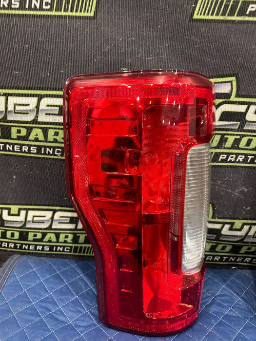 2017 2018 2019 FORD F250 F350 F450 DRIVER LEFT HALOGEN TAIL LIGHT OEM MINT