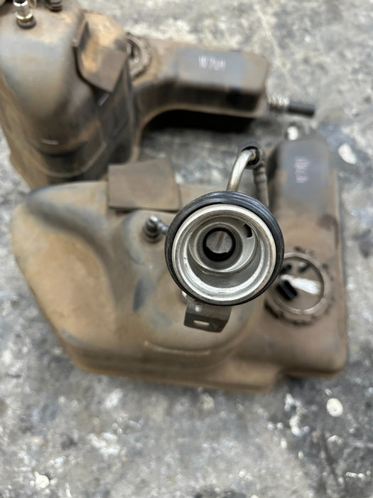 2014 AUDI R8 OEM LEFT RIGHT FUEL GAS TANK 420 201 021 P 420 201 022 P