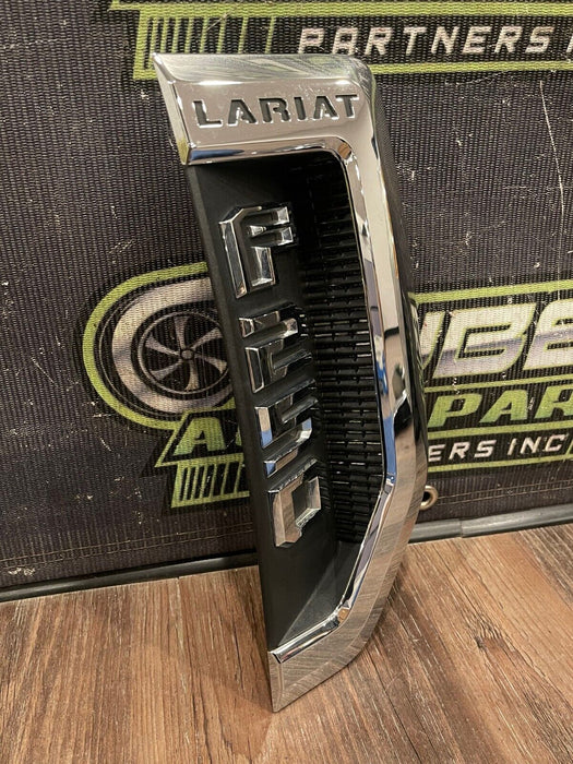 2017-2019 FORD F250 LARIAT CHROME PASSENGER RIGHT FENDER EMBLEM BADGE OEM SCUFFS