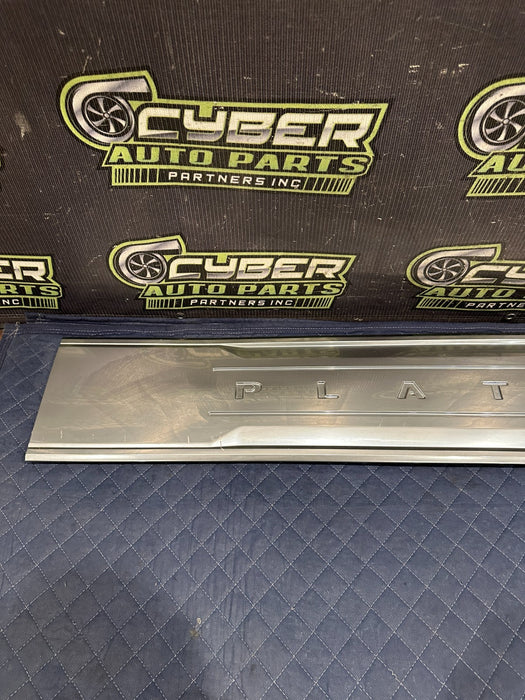 2017-2019 FORD F250 F350 PLATINUM TAILGATE TRIM PLAQUE OEM *SCRATCHES 3-4*