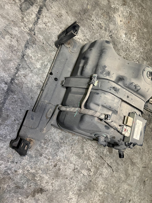 2017 RAM 2500 3500 6.7L DIESEL DEF DIESEL EXHAUST FLUID TANK W/ BRACKET OEM 2018