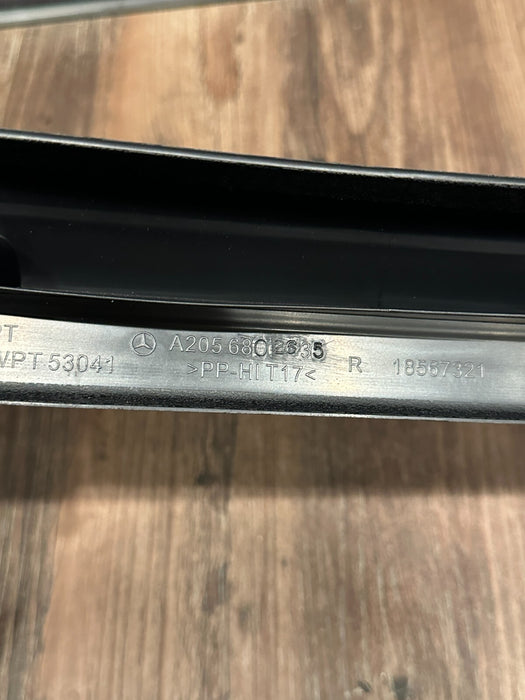 2015 MERCEDES BENZ C63S AMG EDITION 1 FRONT RIGHT DOOR SILL SCUFF PANEL OEM READ