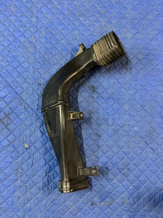 2012 AUDI R8 OEM ENGINE AIR INTAKE 420129528