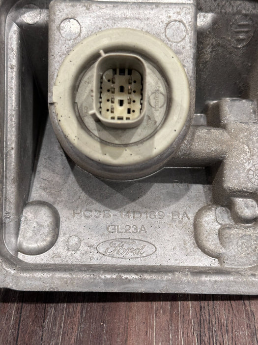 2017-19 FORD F250 F350 F450 RIGHT HALOGEN TAIL LIGHT BRACKET OEM HC3B-14D189-BA