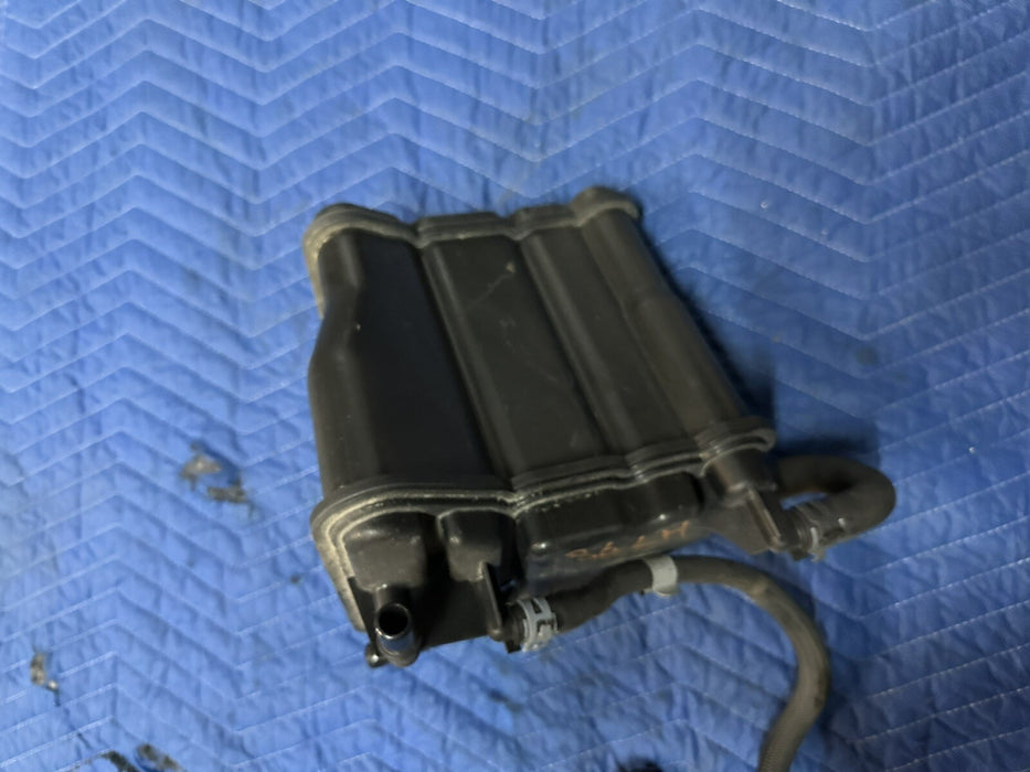 2017 AUDI R8 LAMBORGHINI HURACAN V10 FUEL VAPOR CANISTER 4S0 201 797 B 4S0201797