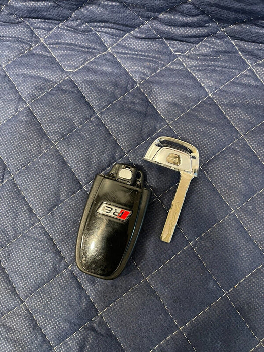 2017-2018 AUDI R8 V10 KEYLESS ENTRY KEY FOB OEM *DAMAGED*