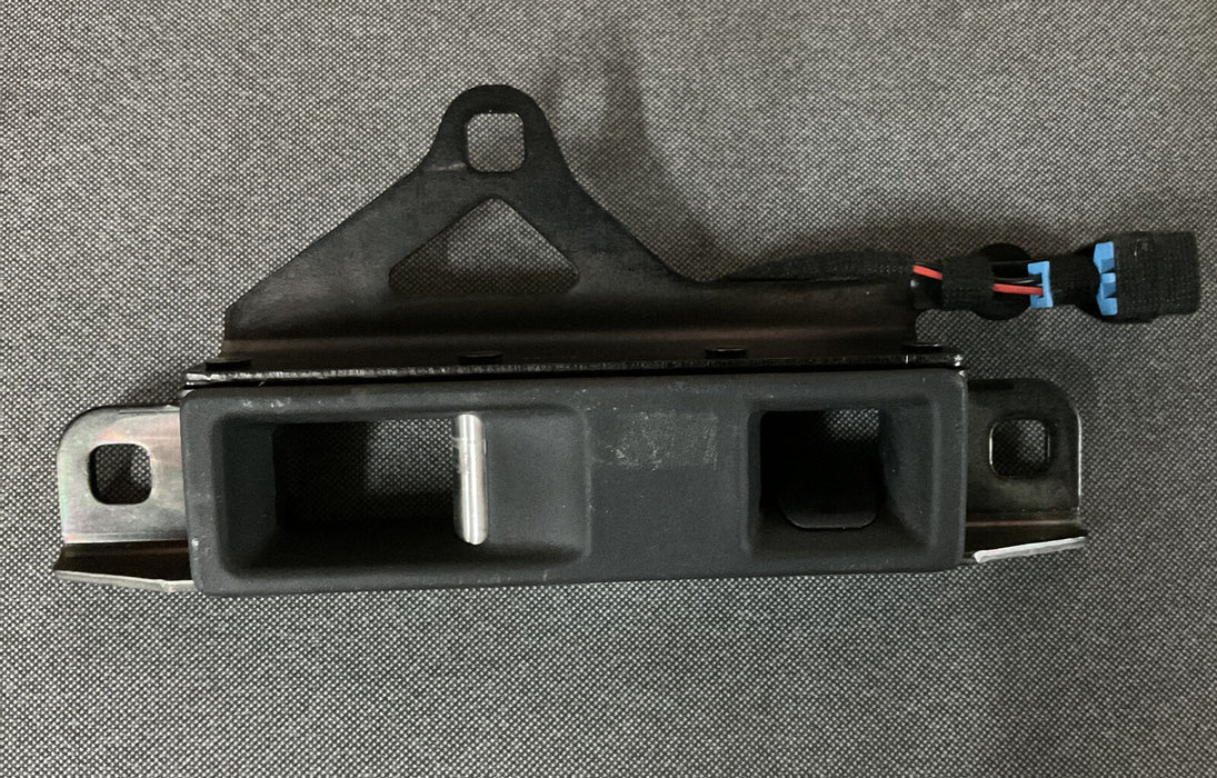 2017 MERCEDES-BENZ C63 AMG LEFT CONVERTIBLE TOP LOCK PAD LATCH 217 770 03 22