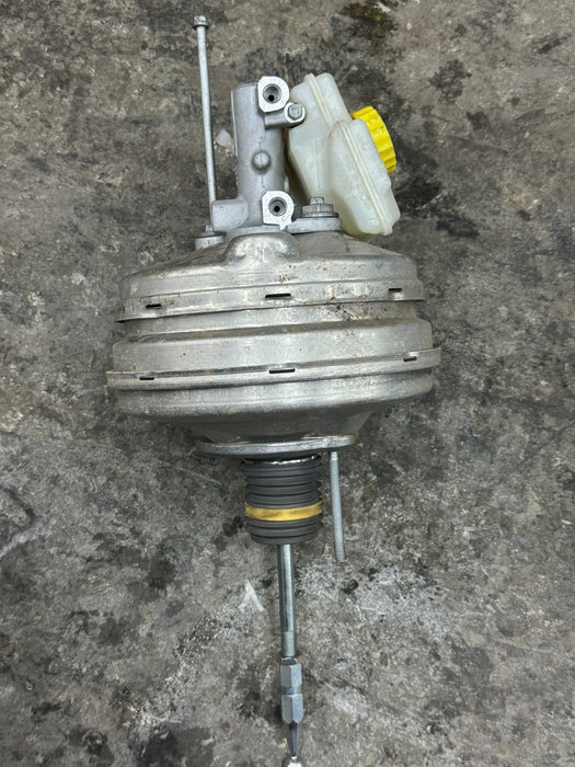 2014 AUDI R8 POWER BRAKE BOOSTER W/ MASTER CYLINDER 423 612 105 D 423612105D