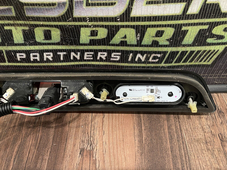 2017-2019 FORD F250 F350 REAR CAB THIRD BRAKE LIGHT W/ CAMERA & PIGTAIL OEM