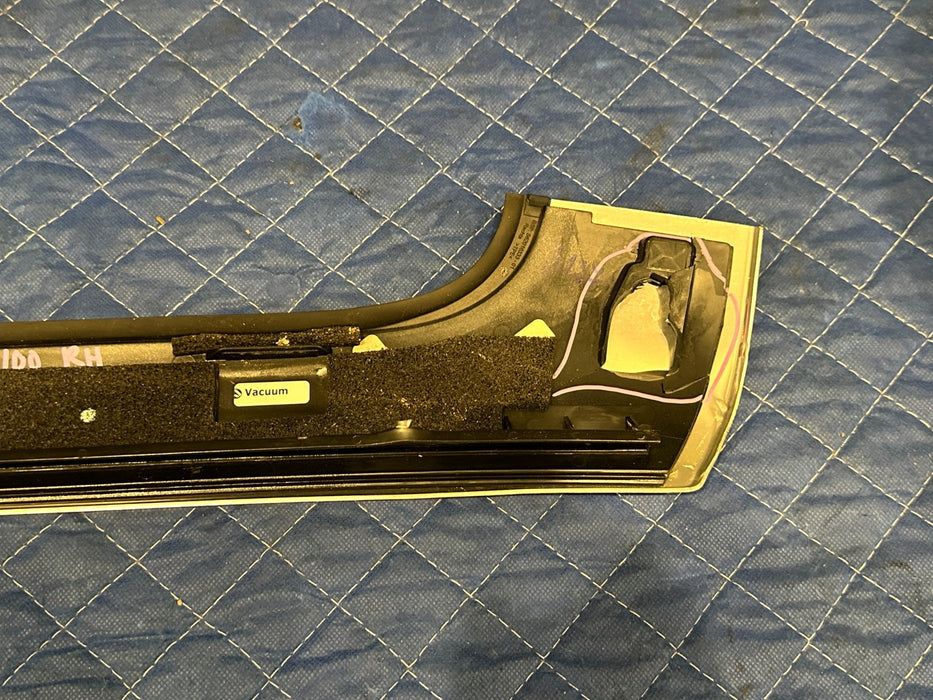 2018 AUDI R8 SPYDER WINDSHIELD RIGHT TRIM PANEL OEM 4S7 853 266 *FLAWS 3,4,7*