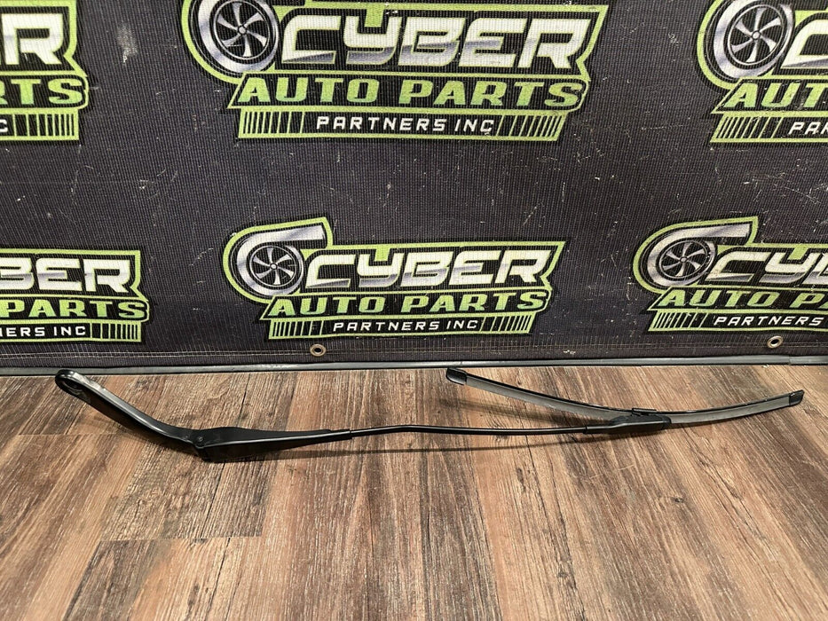 2020 BMW M4 F82 FRONT LEFT RIGHT WINDSHELD WIPER ARMS PAIR OEM
