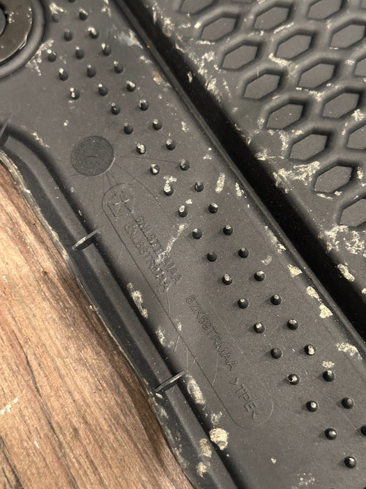 2022 DODGE RAM 2500 FRONT LEFT SNAP IN CARPET MAT RUBBER MAT OEM 6NL87TRMAA