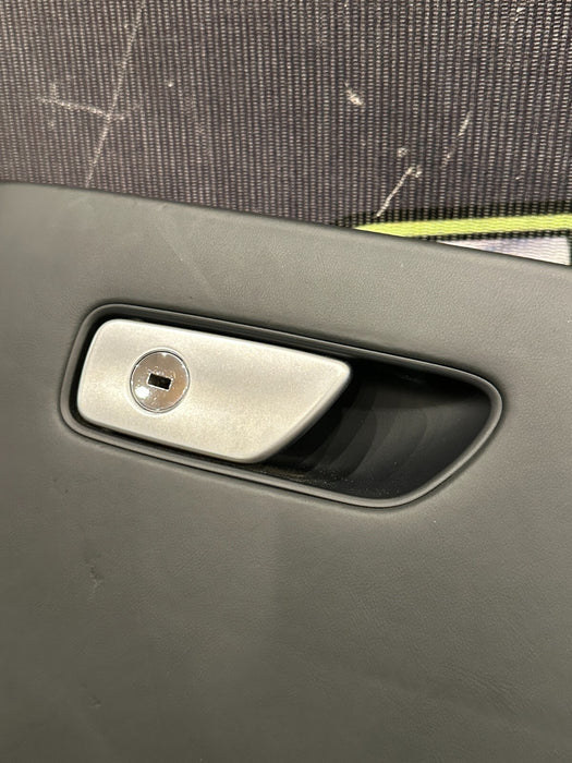 2017-18 AUDI R8 SPYDER GLOVE BOX STORAGE COMPARTMENT ASSEMBLY OEM *READ/FLAW*