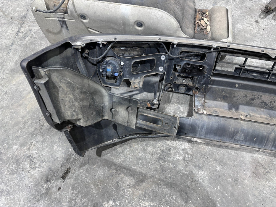 2017 NISSAN TITAN XD FRONT BUMPER WITH FOG LIGHTS OEM *SLIGHT DENT/WEAR 8-9*