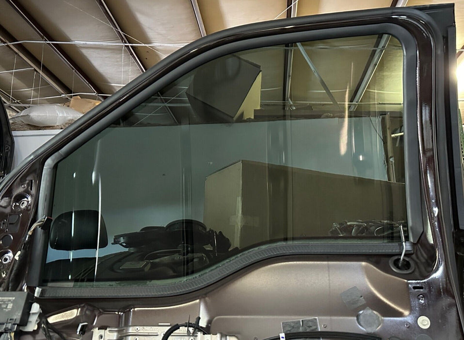 2017-19 FORD F250 F350 FRONT PASSENGER RIGHT DOOR OEM MAGMA RED (E2) *READ DESC