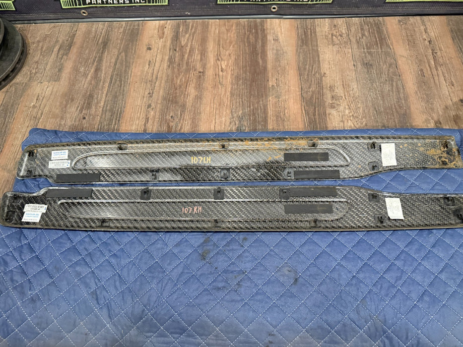 2014 AUDI R8 PLUS DOOR SILL CARBON FIBER KICK PLATES GENUINE OEM 420853372d