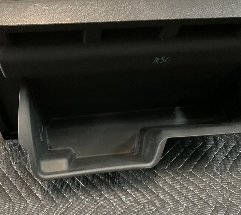 2017 2018 2019 FORD F250 F350 F450 GLOVE BOX COMPARTMENT/ STORAGE OEM