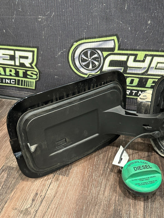 2023-2024 FORD F350 FUEL GAS DOOR LID ASSMEBLY AGATE BLACK (UM) OEM