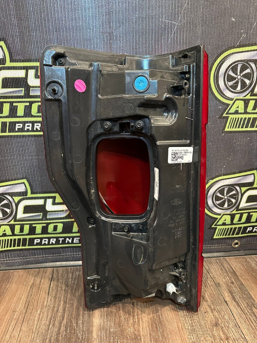 2020 2021 2022 FORD F250 F350 F450 PASSENGER PLATINUM LARIAT LED TAIL LIGHT OEM